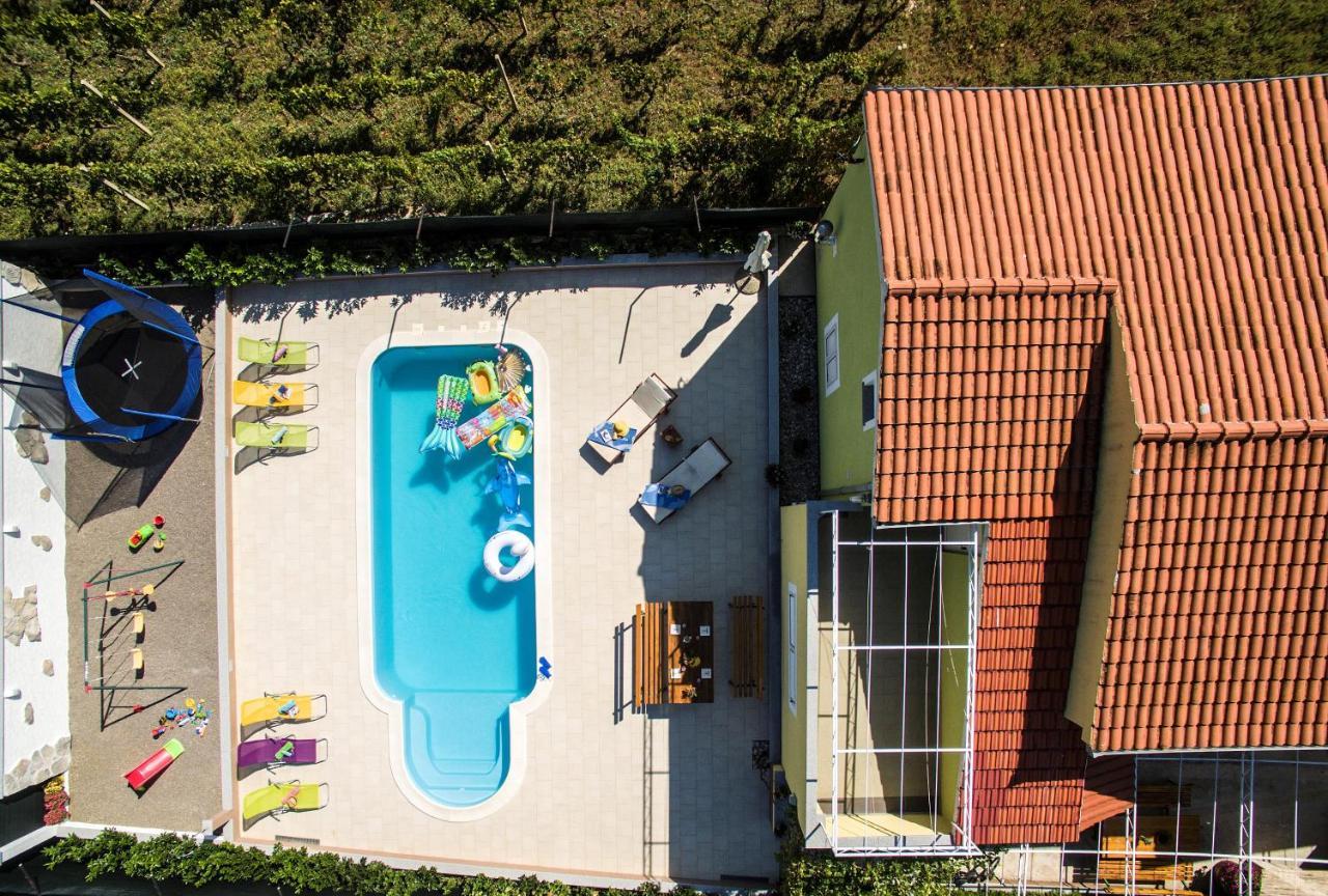 Holiday Residence Maja Katuni 외부 사진