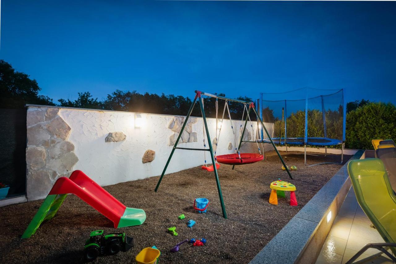 Holiday Residence Maja Katuni 외부 사진